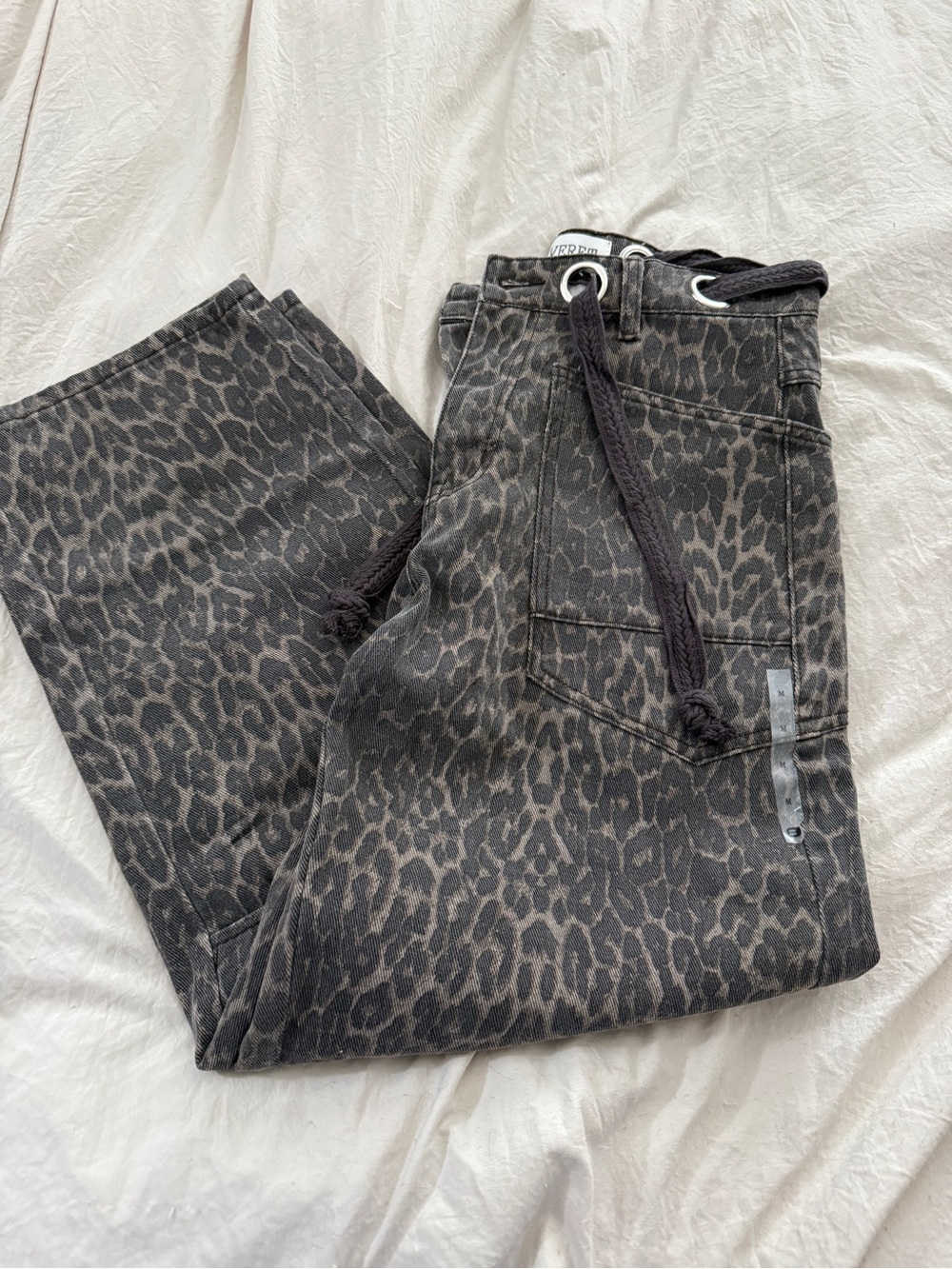 Veveret barrel leopard jeans